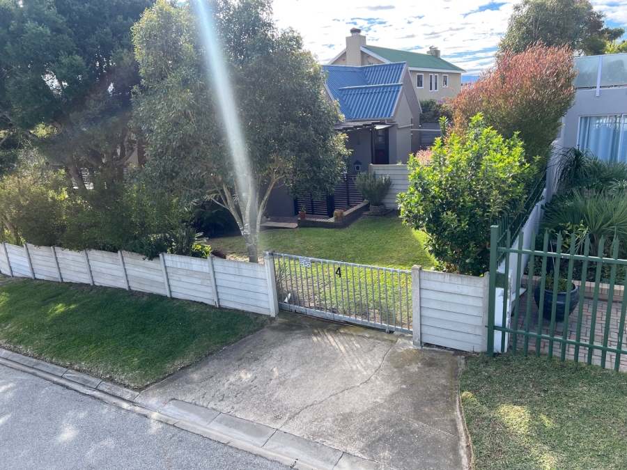 4 Bedroom Property for Sale in Herolds Bay Western Cape